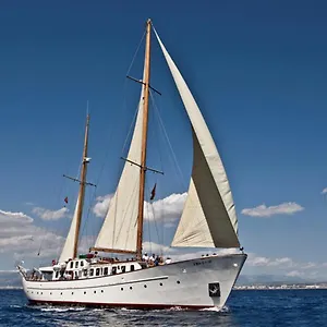  Botel Southern Cross Spagna